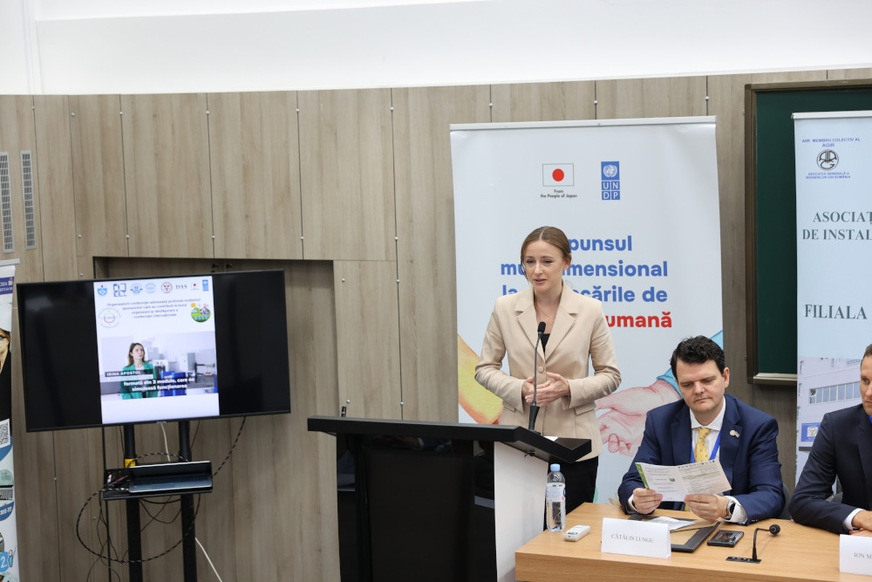 The State Secretary of the Ministry of Energy, Carolina Novac, talking at the scientific conference