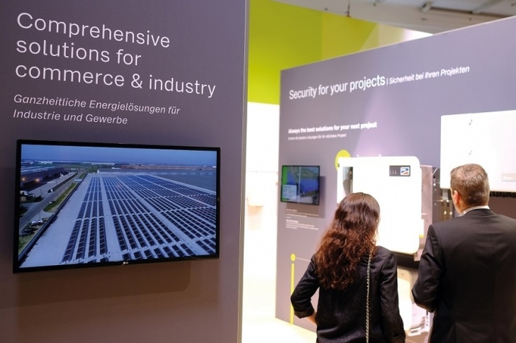 <p>EM-Power Europe is expanding its focus, and from June 9 to 11, 2021, it will shine a spotlight on the topics of energy management and integrated energy solutions as part of The smarter E Europe, Europe’s largest platform for the energy industry.</p> - © Solar Promotion