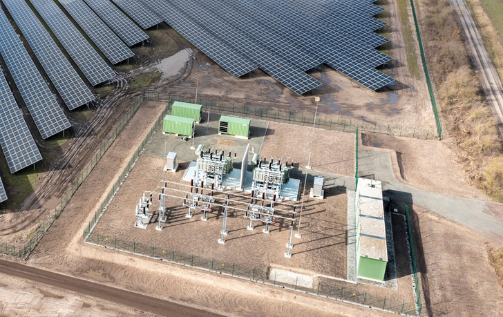 Solar park, substation and battery storage facility in Brandenburg/Germany. - © EnBW/Paul Langrock
