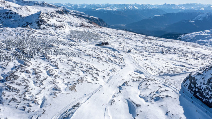 The alpine solar installation is planned here on the Vorab. However, its economic viability is still up for debate. - © Repower