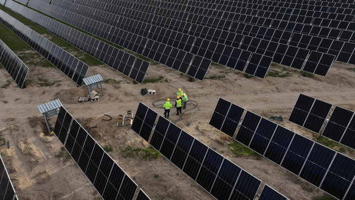 The Pato solar farm is part of the Segovia cluster in eastern Spain that totals 513 MW with several projects in their final stages. - © ib vogt