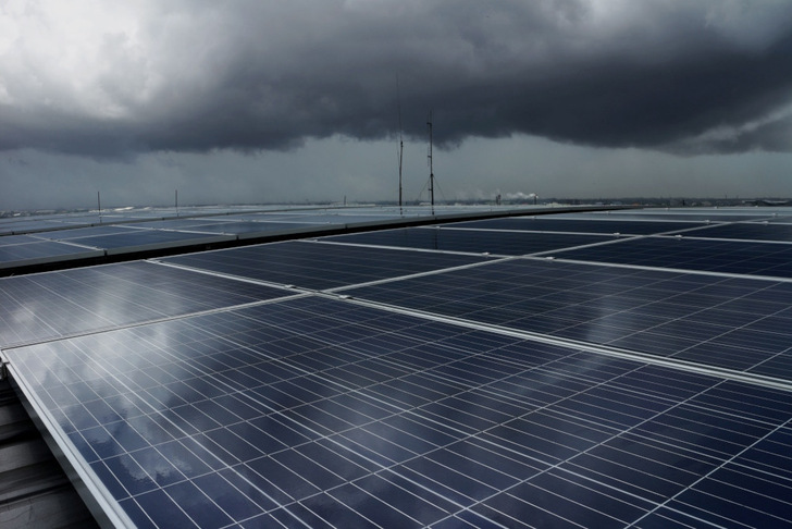 Solar PV rooftop under a storm cloud. - © Vaisala