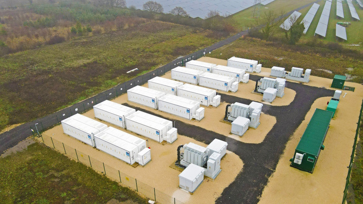 Co-located PV and battery storage site, Tiln Farm/UK. - © Trina Storage Co-located PV and battery storage site, Tiln Farm/UK.