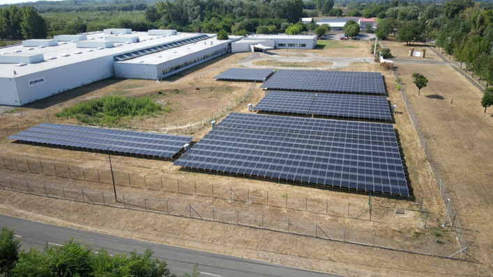 © Photon Hungary PV plant at Clarion Hungary's manufacturing facility in Nagykáta/Hungary.