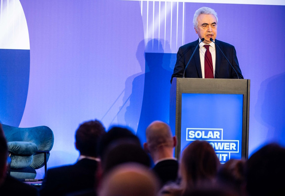 © SolarPower Europe Executive Director of the International Energy Agency, Fatih Birol, speaking at the Solar Power Summit in Brussels, March 2023.