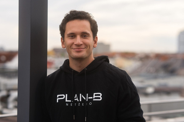 © PLAN-B NET ZERO Bradley Mundt (24), CEO & founder of the green energy start-up PLAN-B NET ZERO, based in Zug/Switzerland.