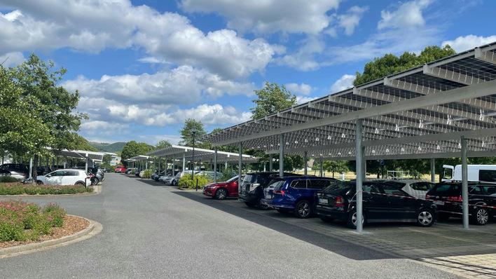 © Gridparity Parking lots over 1,500 square metres must be fitted with solar roofing