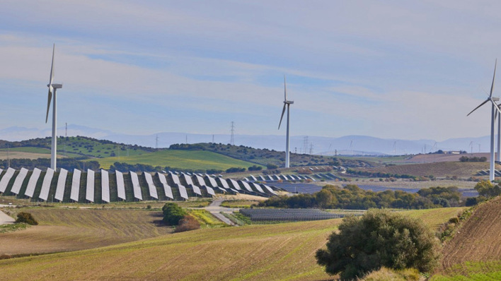© Capcora With or without wind power: the Cebele solar park in Portugal will be a truly large-scale project.