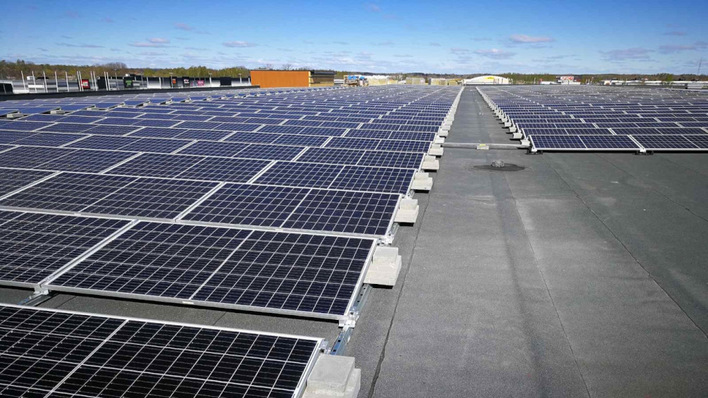 © Van der Valk Large rooftops still hold vast solar potential in Europe. Unlocking it will require more energy storage and greater system flexibility.