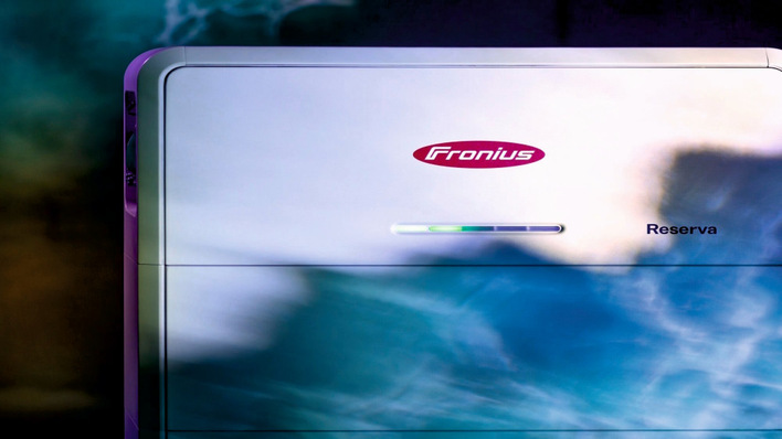 © Fronius International Reflecting the company‘s mission – the new Fronius Reserva battery storage device.