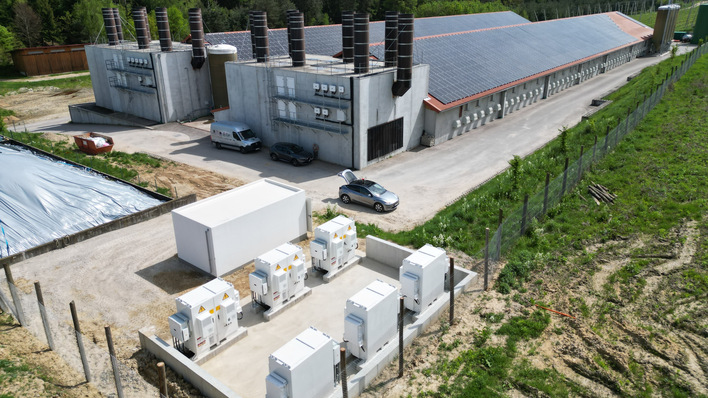 © terra-dukt  GmbH & Co. KG This Bavarian chicken farm emphasises self-consumption, peak load capping and peak shifting.