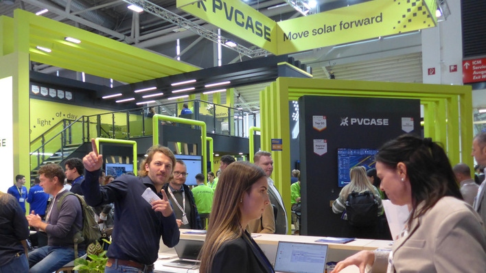 © Hans-Christoph Neidlein Lively scenes at The smarter E Europe, which was characterised by high visitor interest, intensive discussions and many new products.