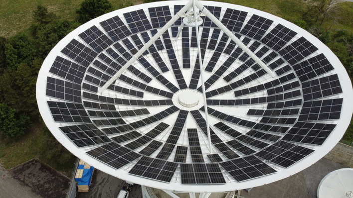 © SolarEdge Information receiver become energy generator – this satellite dish is powering a data centre for Leuk TDC.