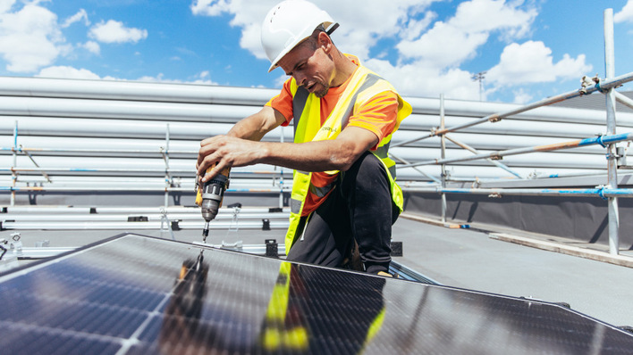 © Jinko Solar IEA says solar’s hotter than ever – and not just the installer on your roof.