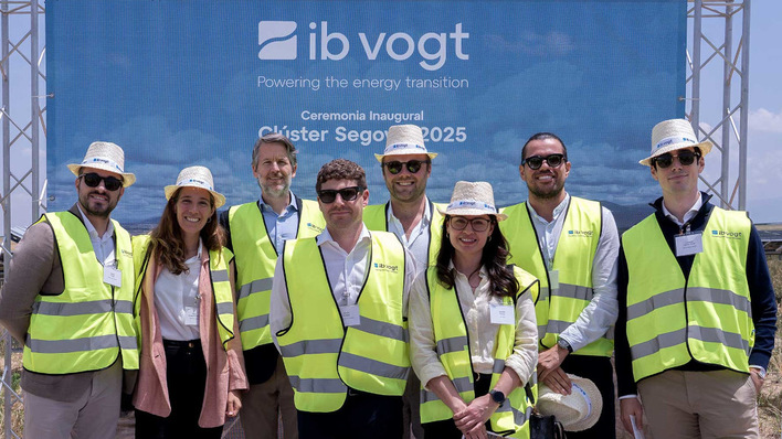 © IB Vogt The IB Vogt team at the inauguration of the solar cluster in Segovia, which comprises four solar parks.